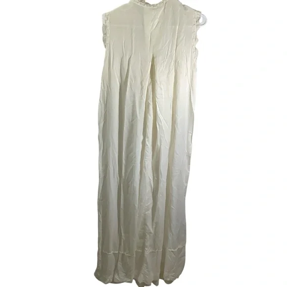 Christian Dior Vintage Elegant Cream Lace Nightgown